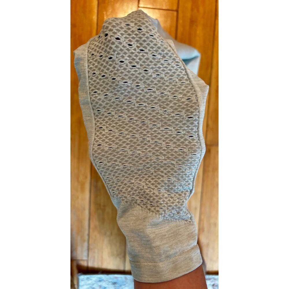 Fabletics high waisted sync legging- gray size small sculpting - Picture 2 of 6